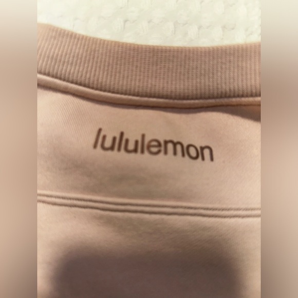 Lululemon Perfectly Oversized Crew Pullover. Size 12. Pale Pink - Picture 7 of 8